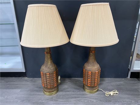 2 MCM TABLE LAMPS (31”)