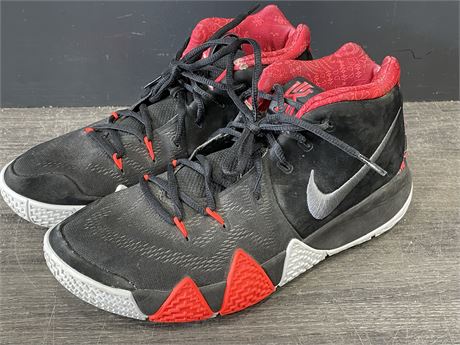 KYRIE 3 BASKETBALL SHOES - MENS 10