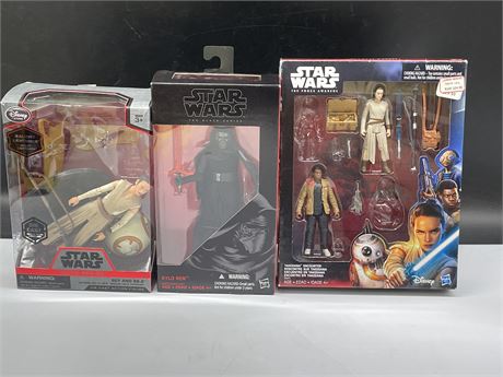 LOT OF 3 STAR WARS FIGURES IN PACKAGES (FORCE AWAKENS TAKODANA MISSING PARTS