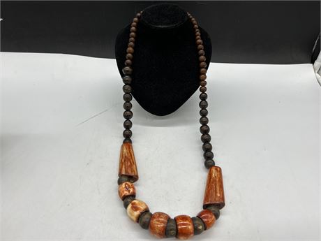 LARGE AFRICAN NECKLACE W/BONE PIECES