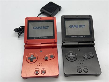 2 GAMEBOY ADVANCE SP - COMES W/1 CHARGER - WORKS