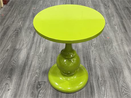 DESIGNER GREEN LACQUER PEDESTAL TABLE (20”x24” Tall)