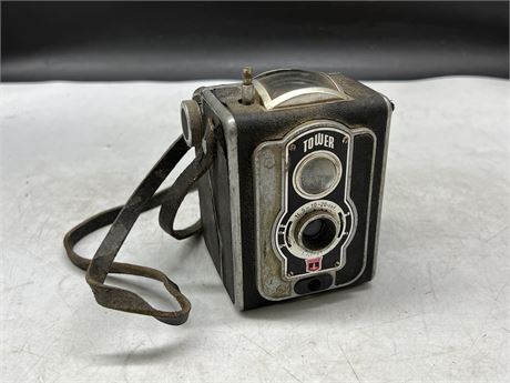 ANTIQUE TWIN LENS “TOWER” CAMERA