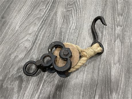 CAST IRON & WOOD PULLEY