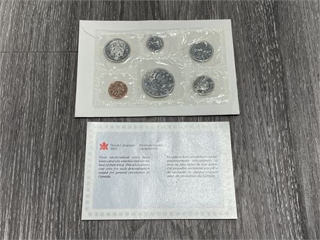 1986 UNCIRCULATED ROYAL CANADIAN MINT COIN SET