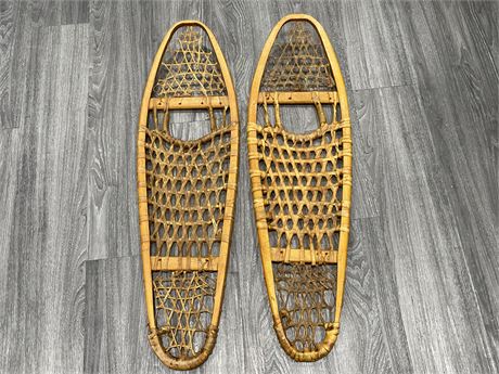 MADE IN CANADA VINTAGE SNOWSHOES SIGNED SNOW MOBILE 20”x38”