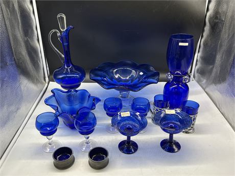 LOT OF COBALT / BLUE GLASS PIECES