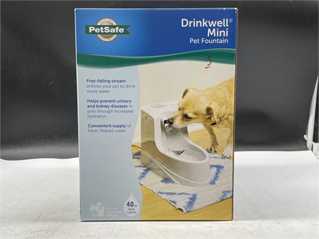 AS NEW PET-SAFE DRINK-WELL MINI PET FOUNTAIN