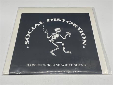 SOCIAL DISTORTION - HARD KNOCKS AND WHITE SOCKS / BOOTLEG COPY - NEAR MINT (NM)