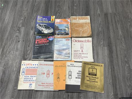 LOT OF VINTAGE DATSUN, OLDSMOBILE & OTHERS CAR MAGS - SOME SEALED