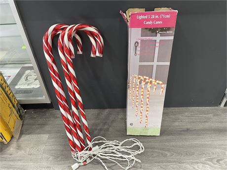 5 LIGHTED CANDY CANES