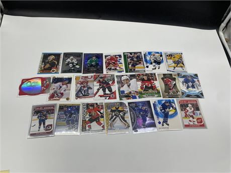 22 NHL ROOKIE CARDS
