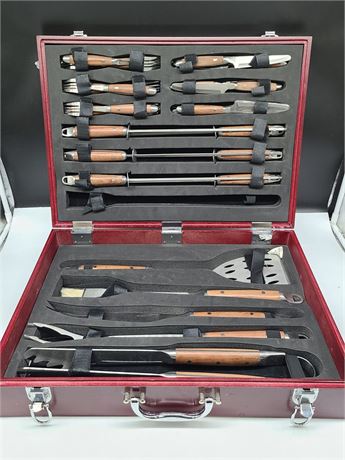 GERMAN BERGHOFF BBQ AND CUTLERY SET IN CASE