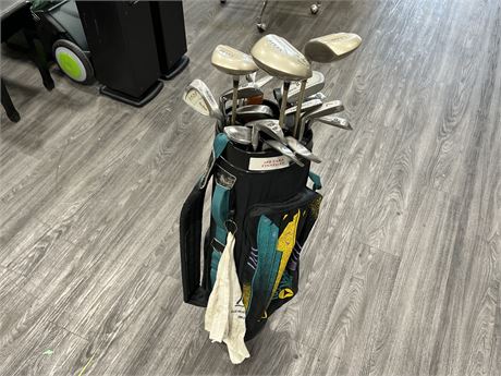 GOLF BAG W/18 RIGHT HANDED CLUBS
