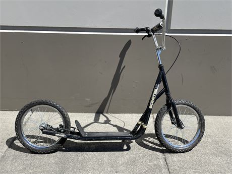BLACK SCOOTER