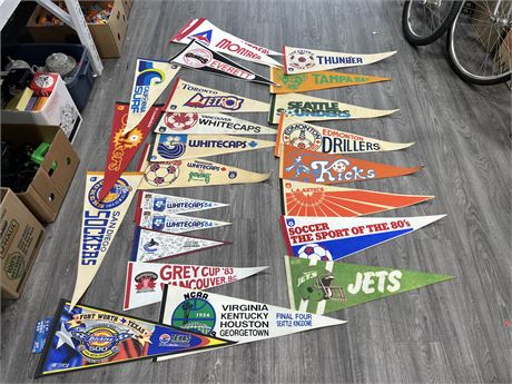 COLLECTION OF SPORTS PENNANTS - MOSTLY VINTAGE SOCCER