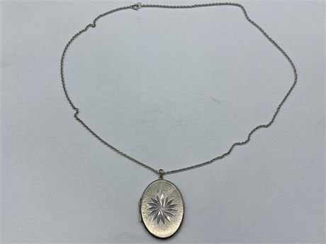 LARGE 925 STERLING LOCKET & CHAIN (CHAIN IS 22”)