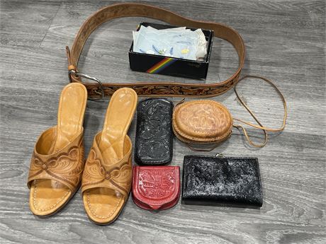VINTAGE 1970’S MEXICAN TOOLED LEATHER SHOES, PURSE, WALLET, ETC
