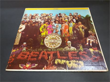 BEATLES - SGT PEPPERS LONELY HEARTS CLUB - 1967 VERY GOOD PLUS (VG+)