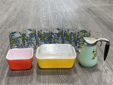 LOT OF PYREX & COLLECTABLE KITCHENWARE - RETRO GLASSES
