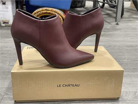 (NEW) LE CHATEAU HEELS- RETAIL $100 - SIZE 37 -