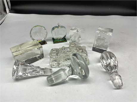 10 PIECES OF CRYSTAL AND GLASS INCLUDING, 2 TRAINS, DECANTER STOPPERS,