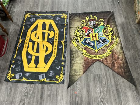 2 HARRY POTTER BANNERS (30”x49”)