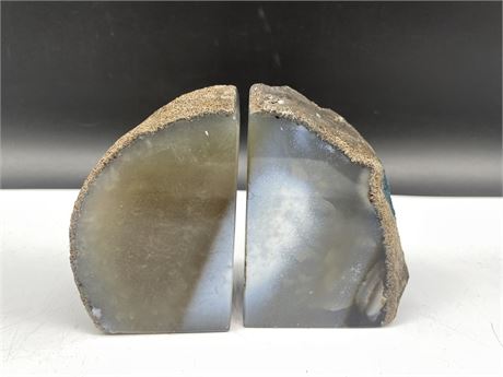 PAIR OF AGATE BOOKENDS 3.5”