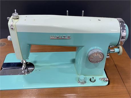 VINTAGE WHITE MODEL 263 SEWING W/STAND & MANUAL