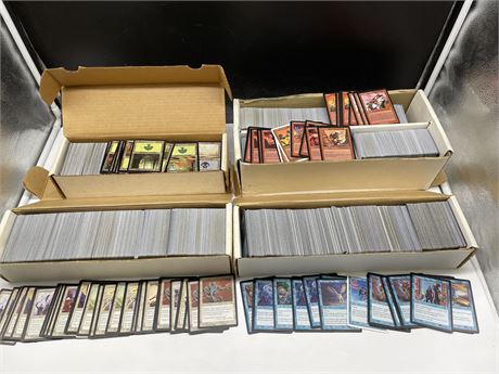 LARGE LOT OF MAGIC THE GATHERING CARDS APROX 5000 CARDS