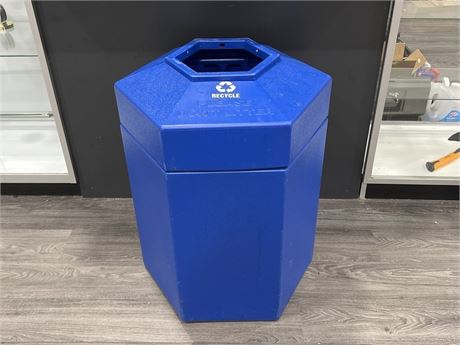 COMMERCIAL RECYCLING BIN 31” TALL 21” DIAMETER 11” OPENING