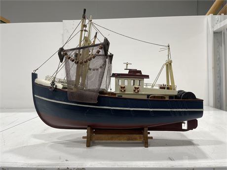 Urban Auctions - WOOD PAINTED MODEL GILL NETTER FISHING BOAT (17”)