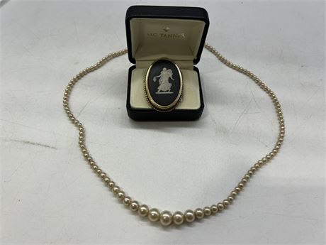 VINTAGE MADE IN ENGLAND BROOCH AND PEARL NECKLACE