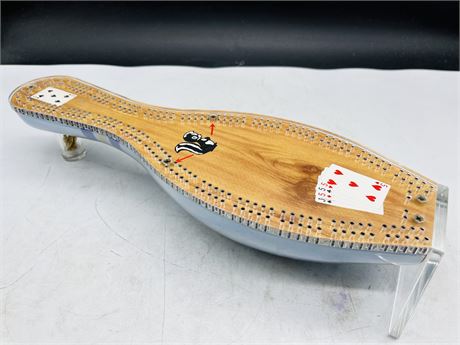 BOWLING PIN CRIBBAGE BOARD 15.5” (LUCITE CANADIAN GOOSE) (WITH PINS)