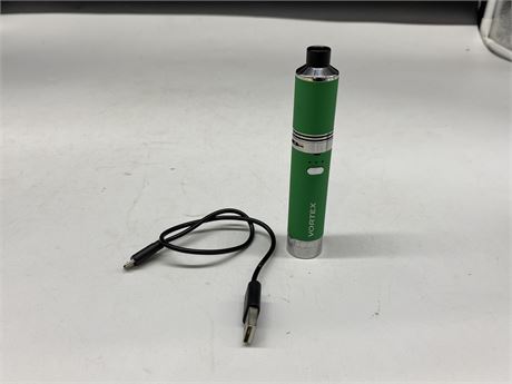 VORTEX GREEN VAPE PEN W/CHARGER (Lightly used)