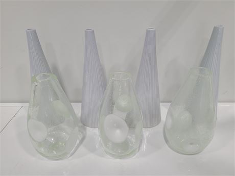 4 WHITE VASES 12"/3 CLEAR VASES WITH WHITE DOTS 9" TALL