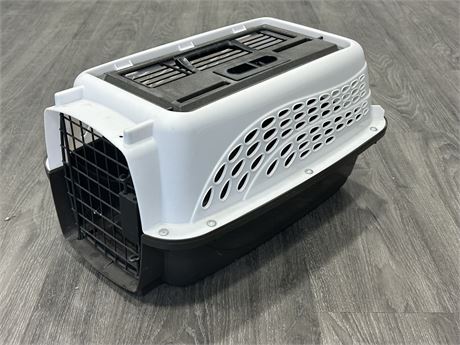 SMALL PET CARRIER (12”X19”X9”)