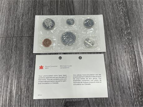 1983 UNCIRCULATED ROYAL CANADIAN MINT COIN SET