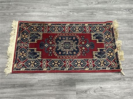 SMALL RUG (23.75”x44”)