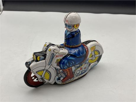 VINTAGE JAPAN TIN MOTORCYCLE (As found, 8”)
