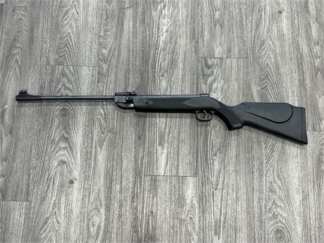 SMK B2 .177 PELLET GUN - 495 FPS
