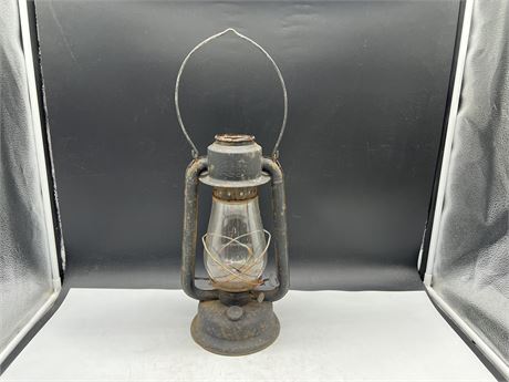 VINTAGE BEACON OIL LAMP 14”