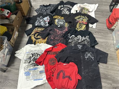 LOT OF Y2K STYLE MENS TSHIRTS - ASSORTED SIZES AND BRANDS
