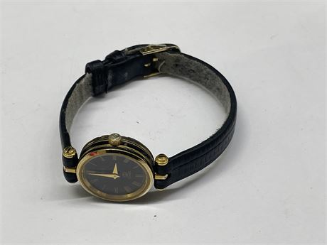 AUTHENTIC LADIES GUCCI WATCH