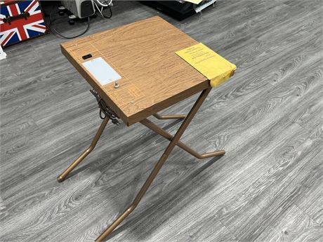 VINTAGE DELUXE PROJECTOR TABLE