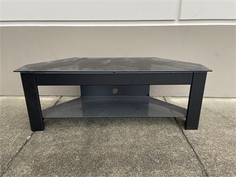 TEMPERED GLASS TOP COFFE TABLE 54”x24”x20”