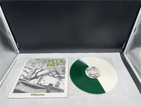 2006 PRESS - GREEN / WHITE LP - GREEN DAY - 39 / SMOOTH - NEAR MINT (NM)