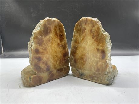 MCM CUT STONE BOOKENDS (6” x 5”)