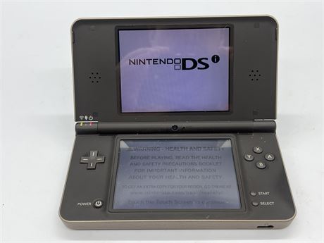 NINTENDO DS XL - NO CHARGER / WORKS
