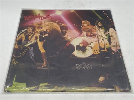 RARE GERMAN PRESS NEW YORK DOLLS - IN TOO MUCH TOO SOON - EXCELLENT (E)